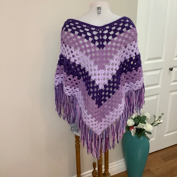 Beautiful hand made crocheted purple Poncho ONE SIZE - Picture 4 of 11